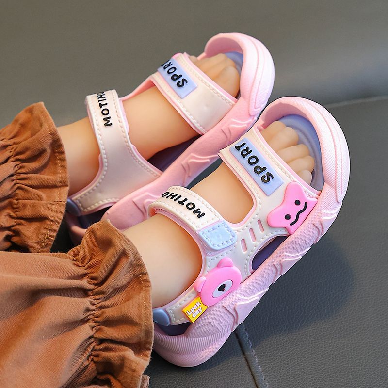 Sandales confortables pour enfants avec un joli motif de dessin animé, légères et adaptées à l'été.