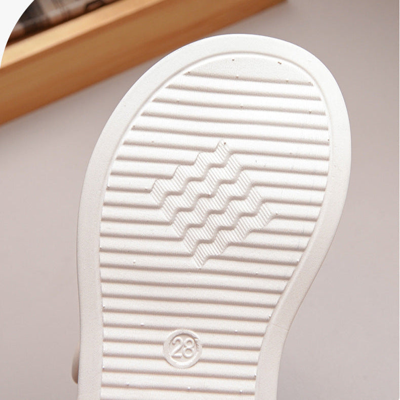 Girls' sandals with a modern design and a luxurious touch