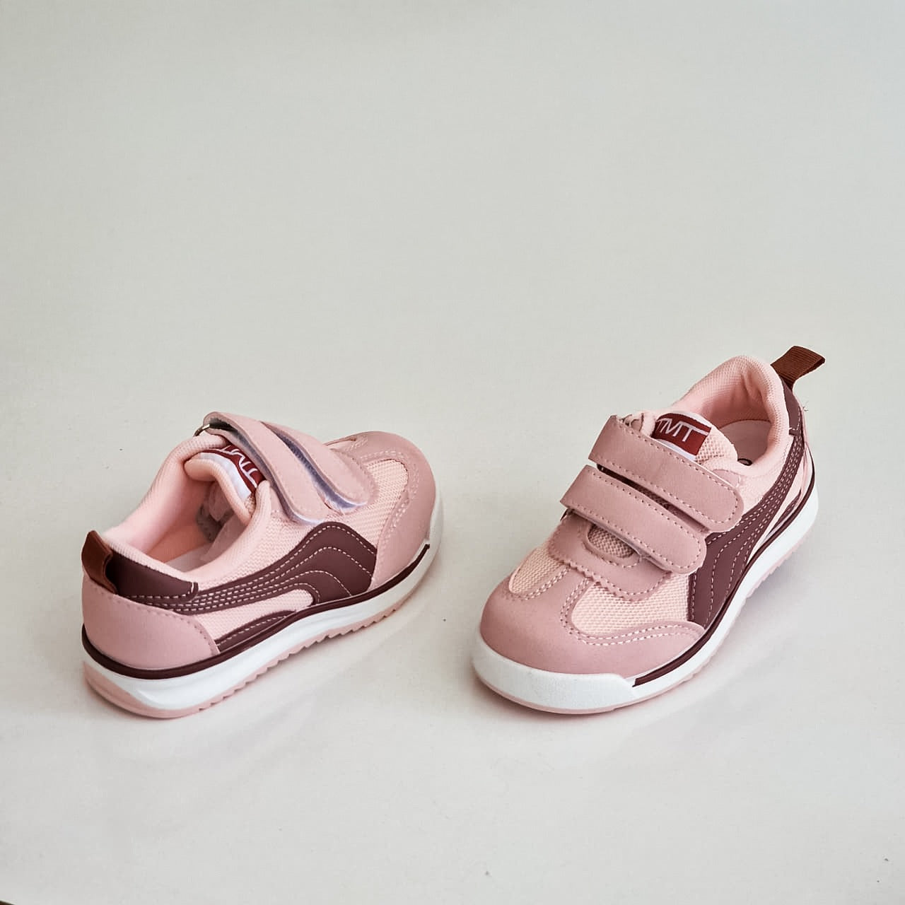 Kids’ Casual Sneakers – Comfort & Style for Everyday Adventures