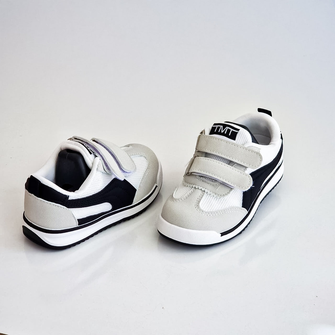 Kids’ Casual Sneakers – Comfort & Style for Everyday Adventures