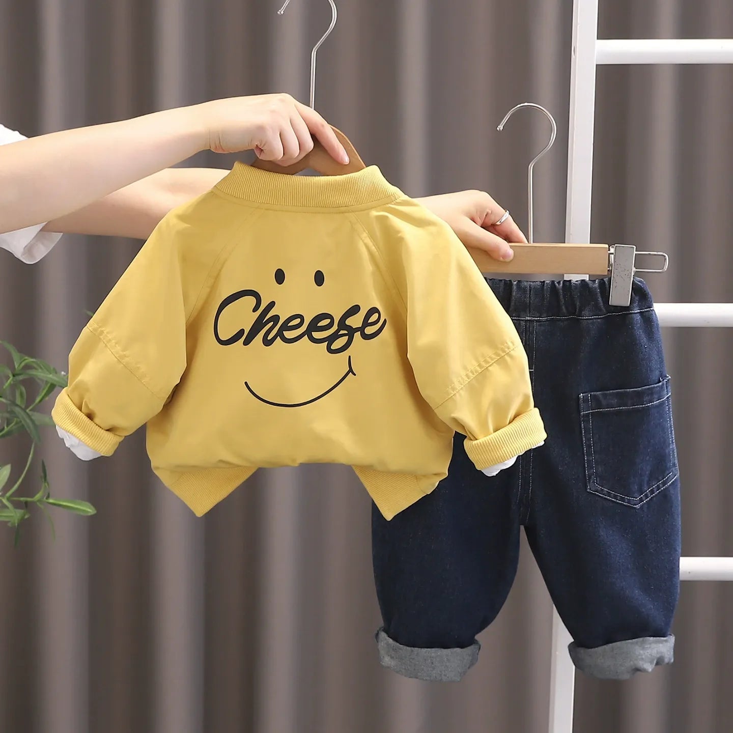 Stylish Toddler Boys' 3-Piece Outfit – Jacket, T-Shirt & Jeans Set