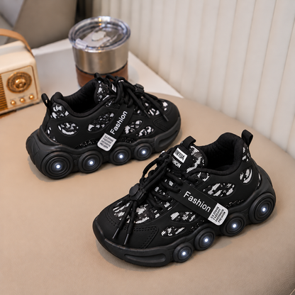 Baskets tendance à semelles épaisses pour enfants avec empiècements à motifs, laçage réglable et détails circulaires audacieux sur la semelle – Chaussures élégantes du quotidien pour filles et garçons