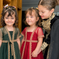 Lace Dreams : ensemble veste en maille et robe nuisette perspective d'une jeune fille