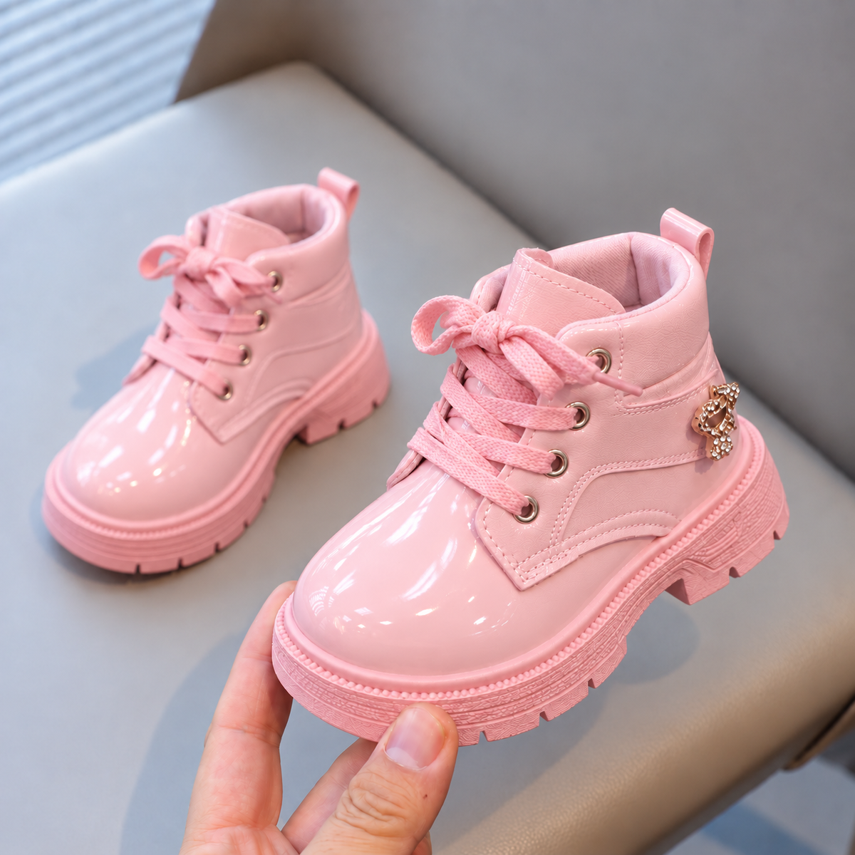 Bottines à lacets vernies pour fille – Élégantes, confortables et parfaites au quotidien