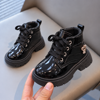 Bottines à lacets vernies pour fille – Élégantes, confortables et parfaites au quotidien