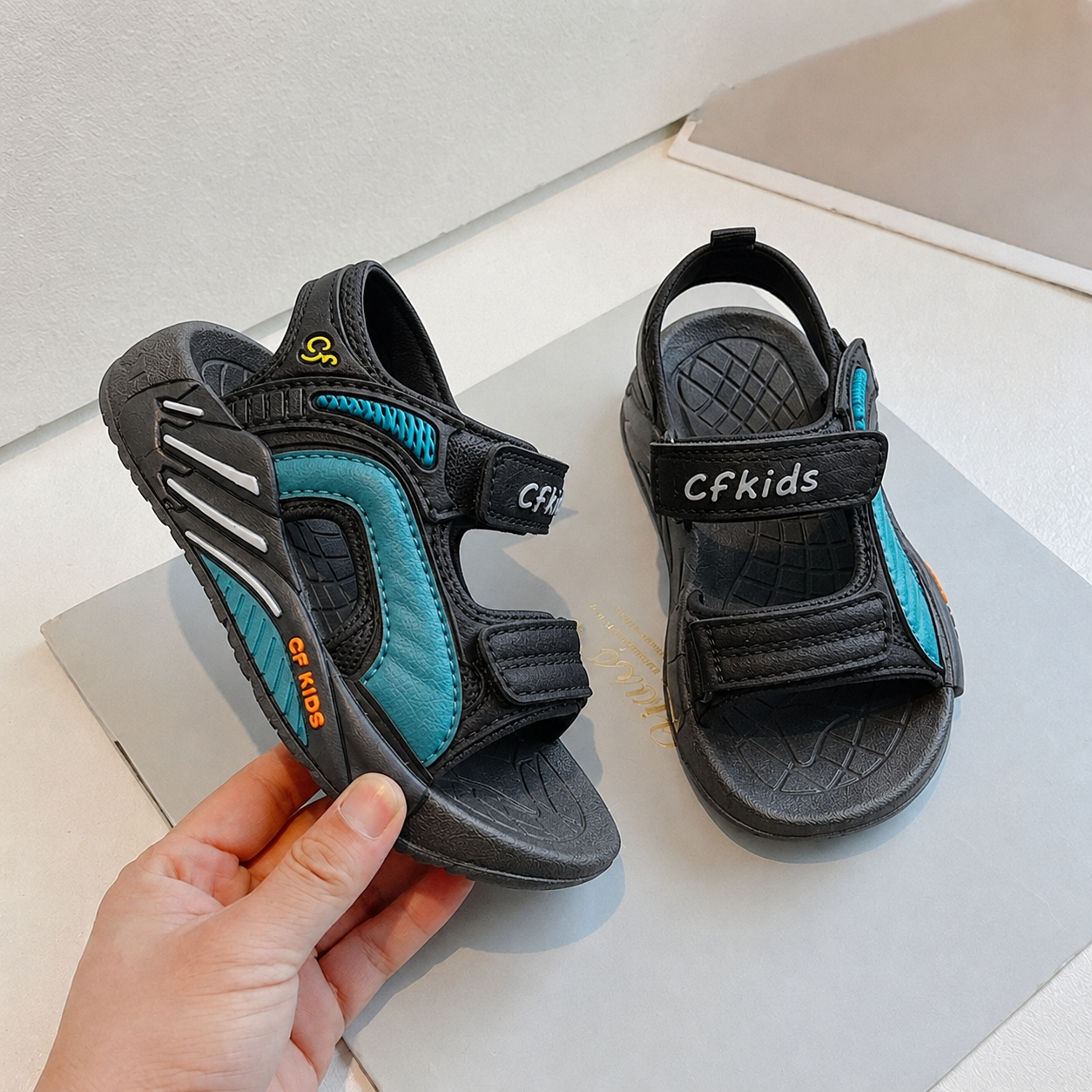 Unisex Kids’ Sport Sandals – Adjustable Lightweight Summer Sandals for Boys and Girls