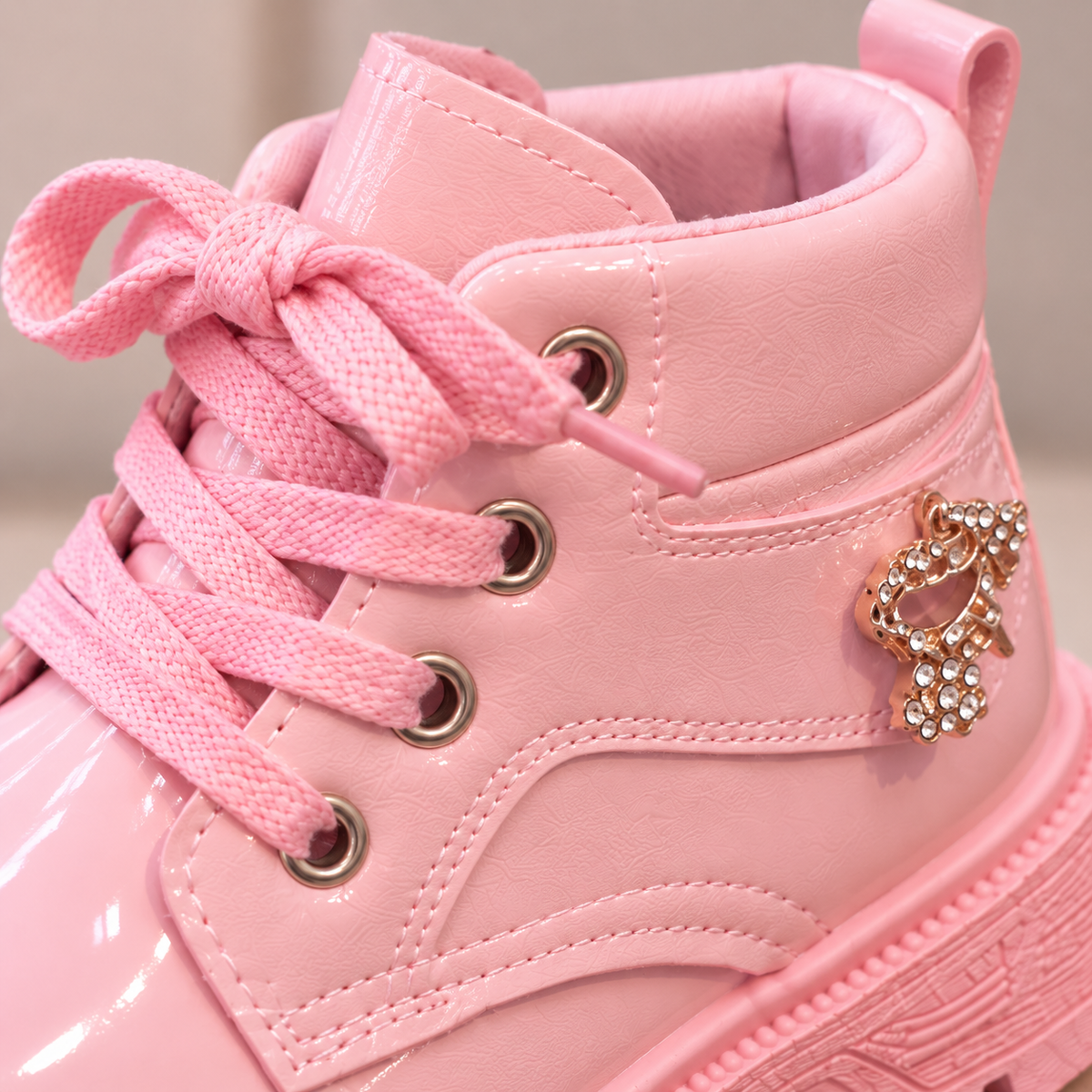 Bottines à lacets vernies pour fille – Élégantes, confortables et parfaites au quotidien