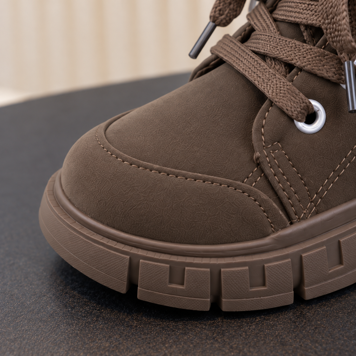 Bottines à lacets pour enfants — Un style quotidien dans des coloris classiques