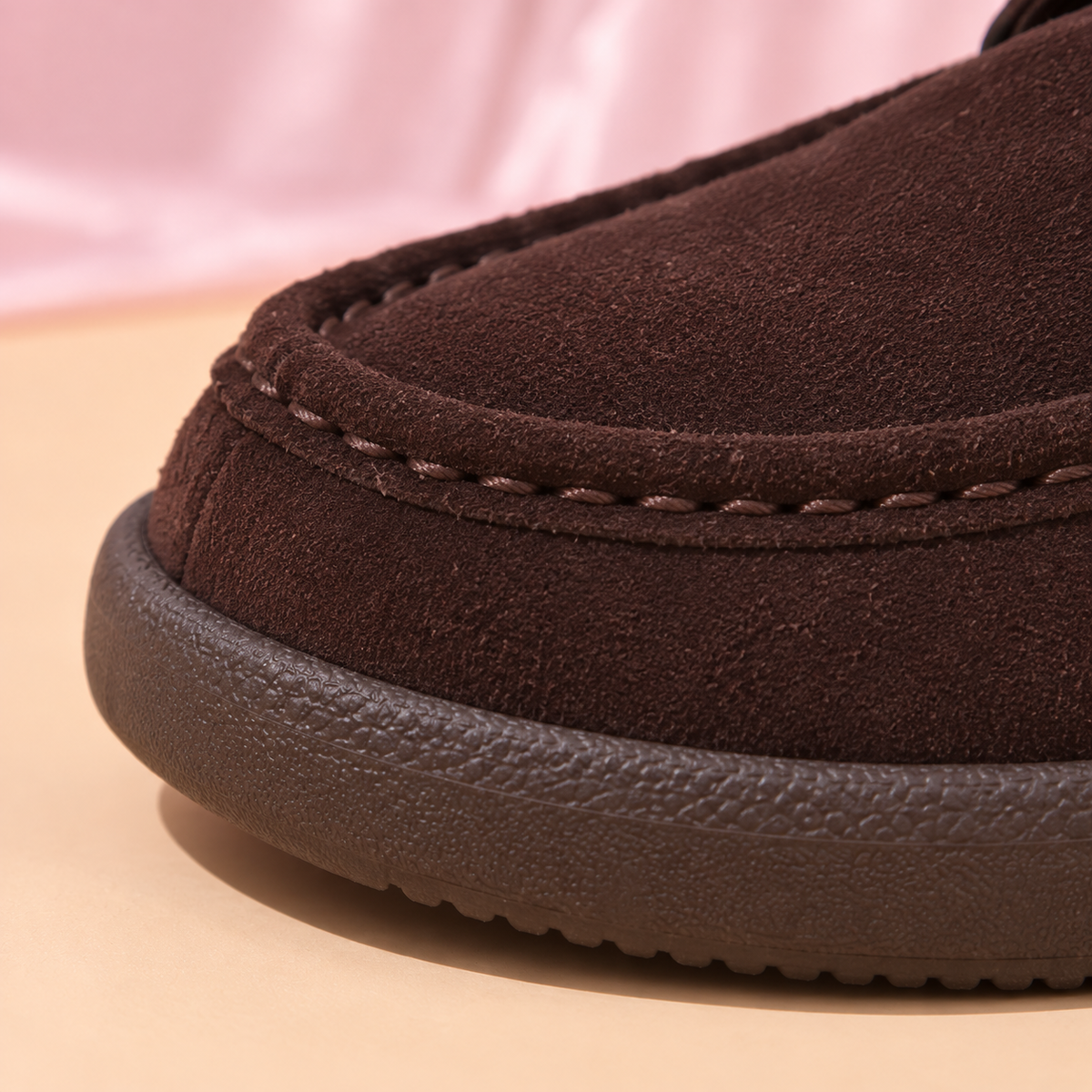 Little Charm Kids’ Moccasin Shoes with Cozy Fleece Trim, Bow Laces and Colorful Bead Details – A Charming Style for Autumn and Winter
