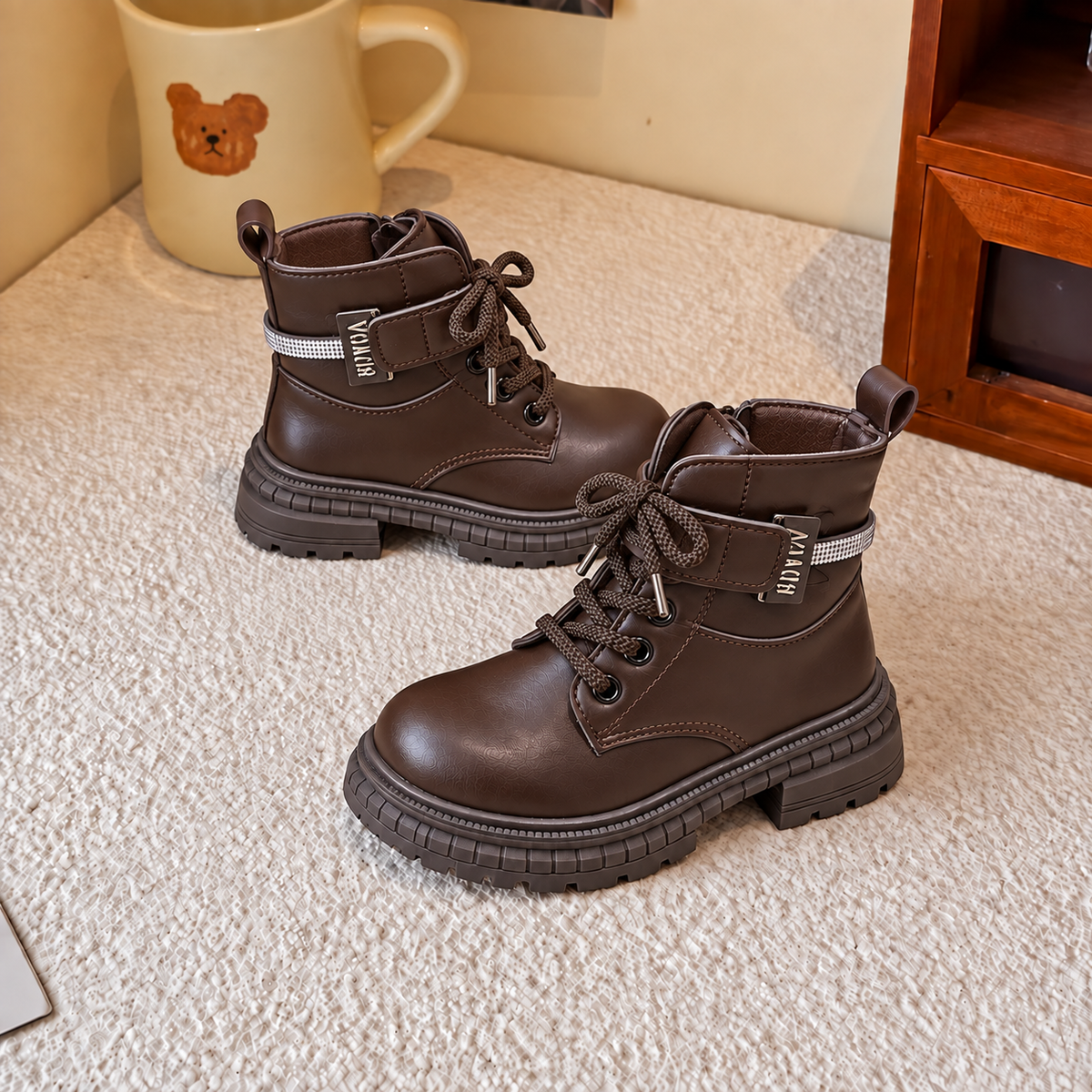 Bottines à lacets élégantes pour filles avec détails à brides scintillantes et semelles épaisses