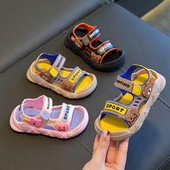 Sandales confortables pour enfants avec un joli motif de dessin animé, légères et adaptées à l'été.