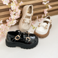Nouvelles chaussures élégantes et stylées en cuir brillant pour les filles à la mode