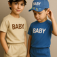 Ensemble d'été en coton « BABY » pour garçon avec casquette assortie – Disponible en bleu et beige