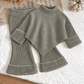 Ensemble d’hiver douillet en maille côtelée pour filles – Pull doux à col montant & pantalon évasé avec bordure en fausse fourrure pelucheuse