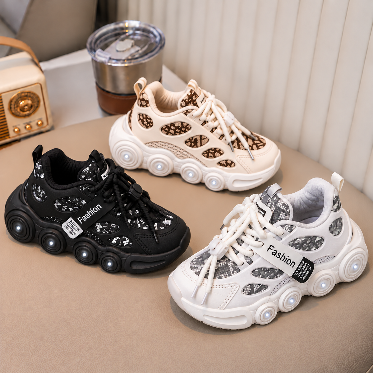 Baskets tendance à semelles épaisses pour enfants avec empiècements à motifs, laçage réglable et détails circulaires audacieux sur la semelle – Chaussures élégantes du quotidien pour filles et garçons