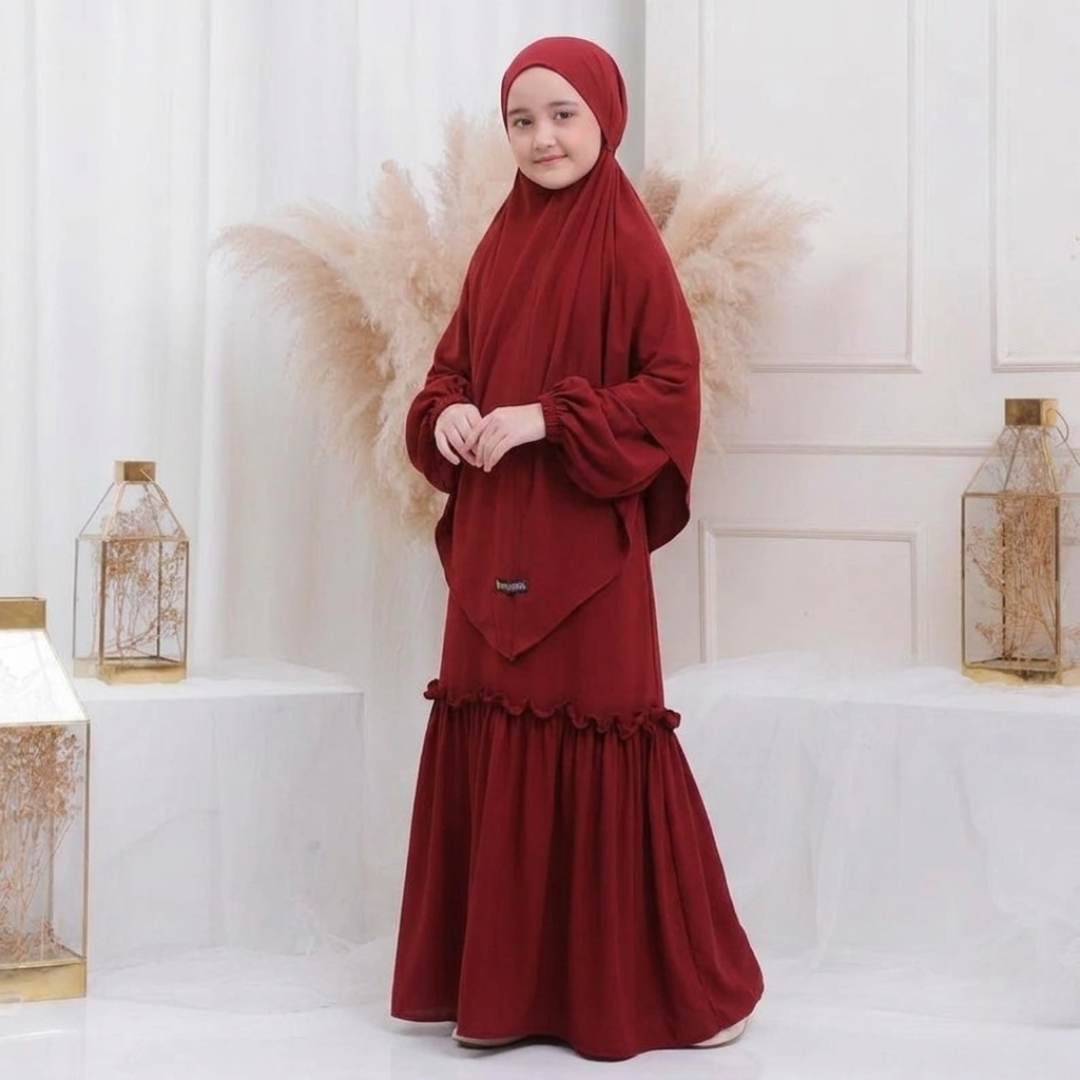 Elegant Modest Girls’ Abaya Dress with Matching Hijab – Soft Flowing Design