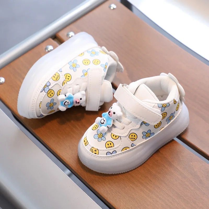 Baskets lumineuses LED pour enfants – Chaussures de course décontractées tendance et respirantes.