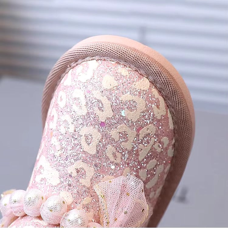 Chaussures élégantes pour filles avec un nœud en perles brillantes