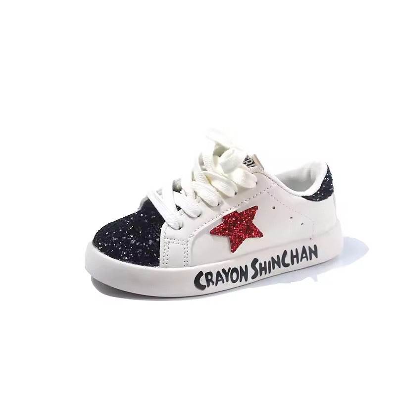 Des pas assurés et un style distinctif. Des chaussures pour enfants de haute qualité !