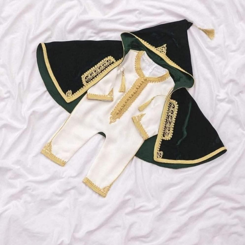 Tenue traditionnelle élégante pour bébé garçon avec cape en velours – Blanc et vert émeraude