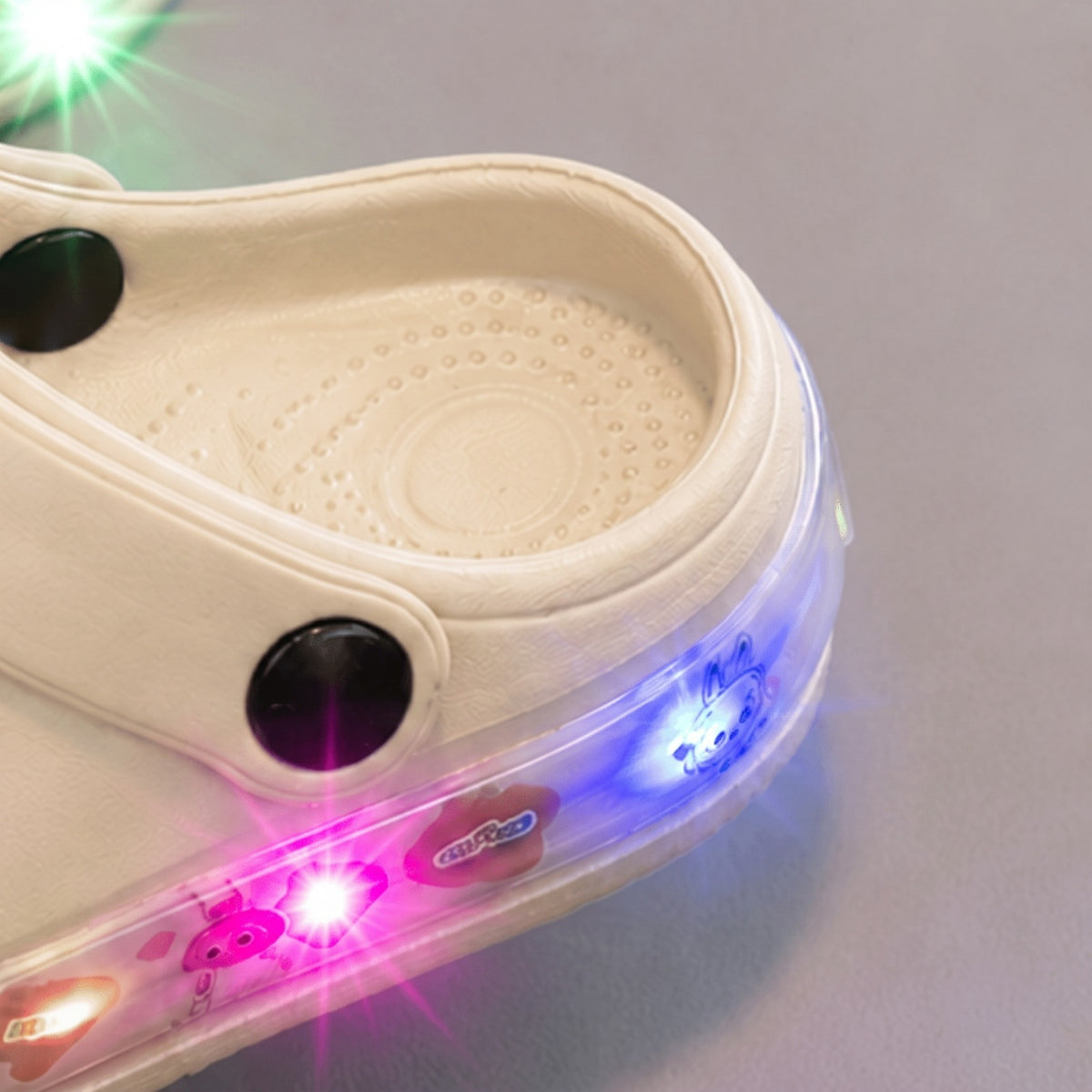Sabots lumineux à LED pour enfants ✨
