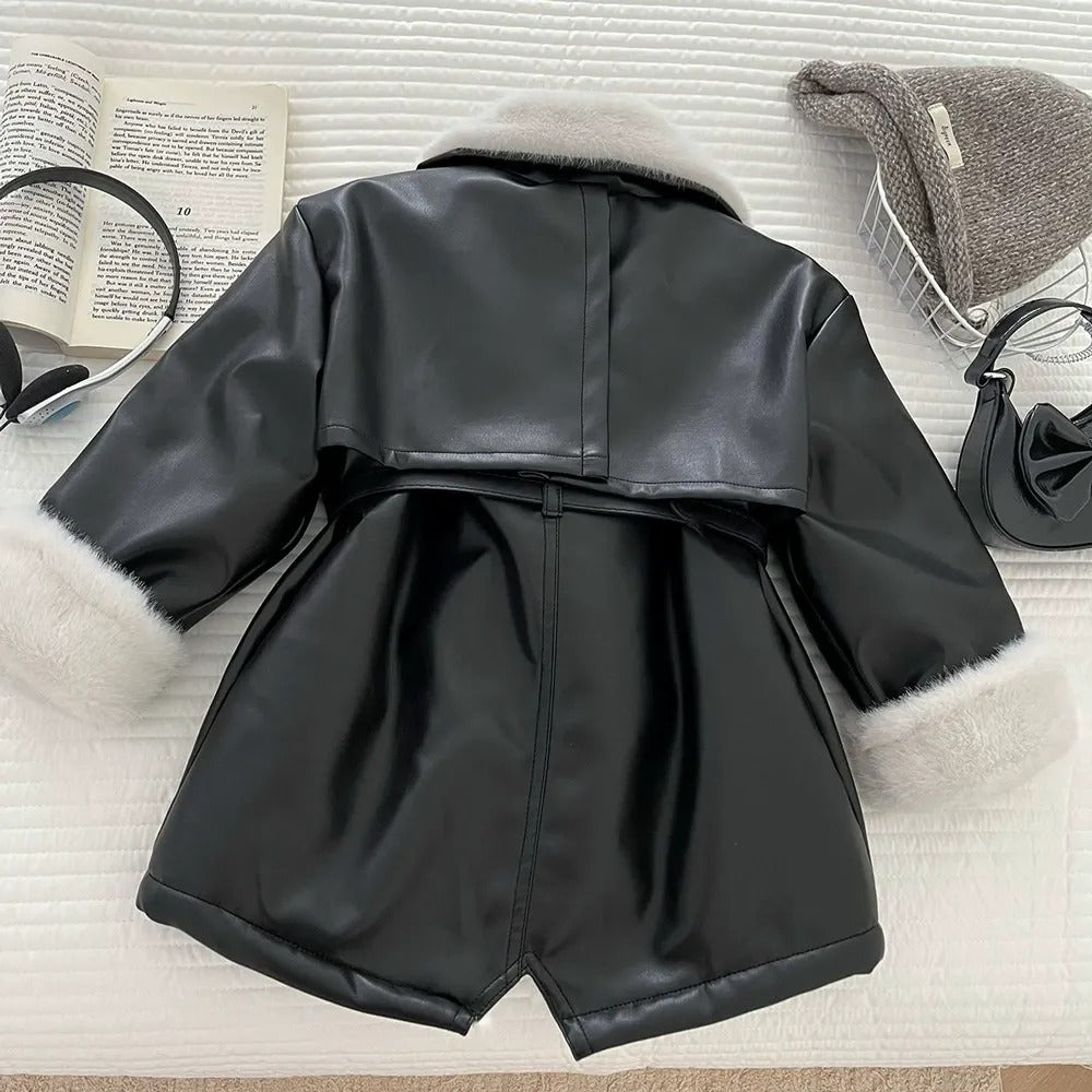 Veste d'hiver élégante pour fille avec bordure en fourrure douce et ceinture à la taille