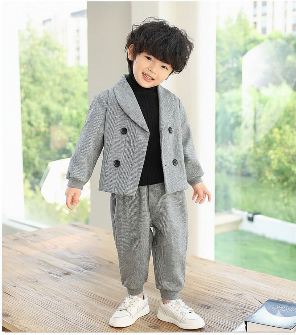 Ensemble trois pièces confortable en laine pour tout-petit, manteau, pull et pantalon