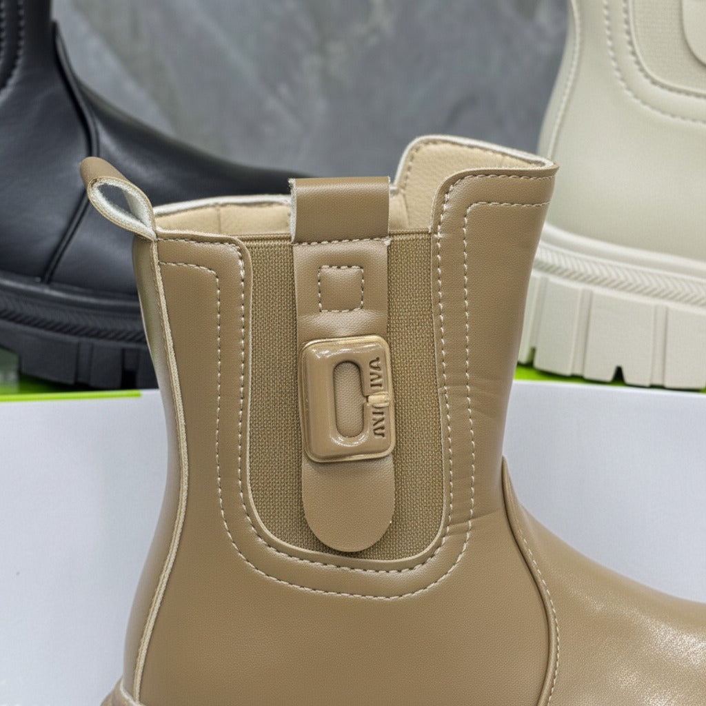 Girls' chunky lug-sole ankle boots — Product image: 