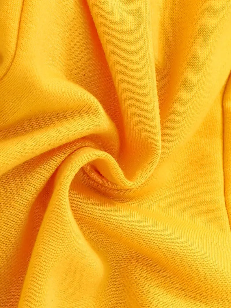 3-piece outfit set for boys and girls: a t-shirt with a bear print, a hooded sweatshirt, and sports pants.3-piece outfit set for boys and girls: a t-shirt with a bear print, a hooded sweatshirt, and sports pants.