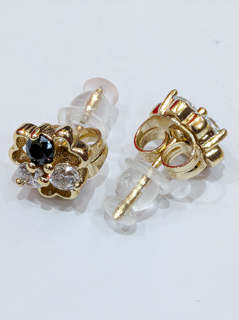 Anti-Tarnish Gold Four-Leaf Clover Jewelry Set – Non-Oxidizing, Long-Lasting Color with Black & Clear CZ Stones (5 Pcs Set)