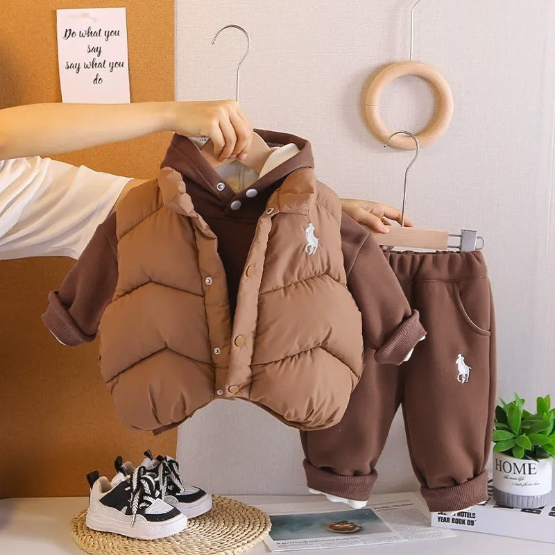 Ensemble sweat-shirt à capuche d'hiver pour enfants, nouveau style, vêtements d'hiver pour bébé garçon, plus gilet épais en velours, ensemble trois pièces