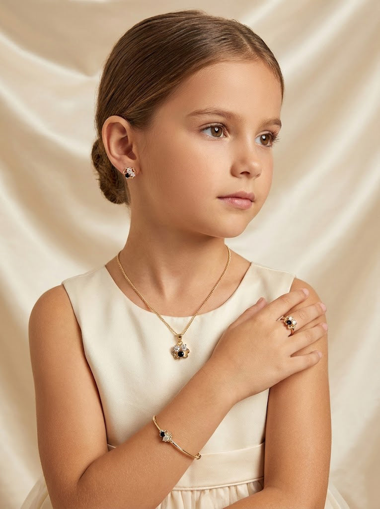 Anti-Tarnish Gold Four-Leaf Clover Jewelry Set – Non-Oxidizing, Long-Lasting Color with Black & Clear CZ Stones (5 Pcs Set)